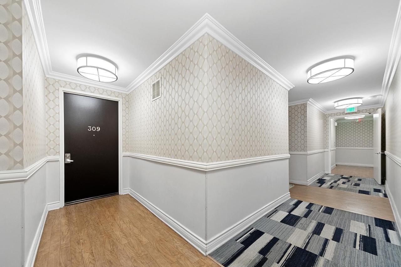 Beverly Hills Chic 2 Bed 2Bath With Patio And Parking 309 Los Angeles Bagian luar foto