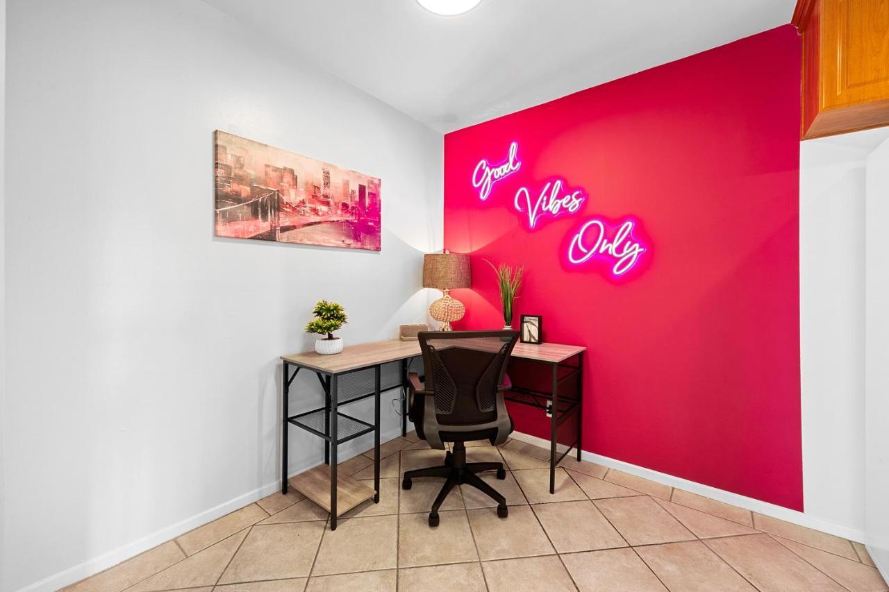 Beverly Hills Chic 2 Bed 2Bath With Patio And Parking 309 Los Angeles Bagian luar foto