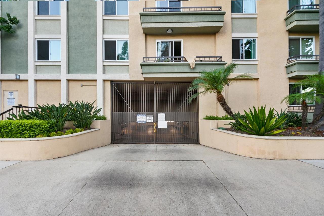 Beverly Hills Chic 2 Bed 2Bath With Patio And Parking 309 Los Angeles Bagian luar foto