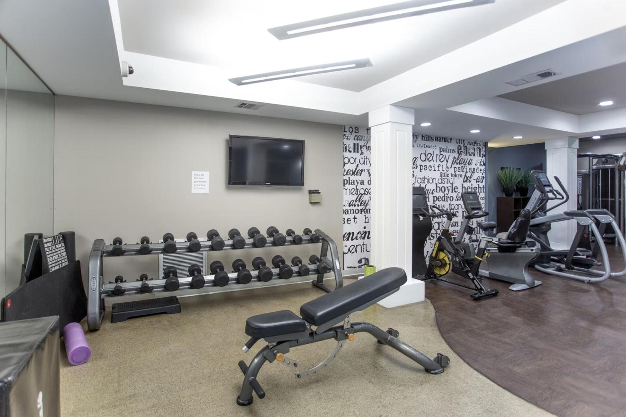 Beverly Hills Chic 2 Bed 2Bath With Patio And Parking 309 Los Angeles Bagian luar foto
